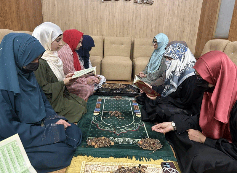 ویمن لیگ آفس میں بریگیڈیئر (ر) اقبال احمد خان کے ایصالِ ثواب کے لیے قرآن خوانی