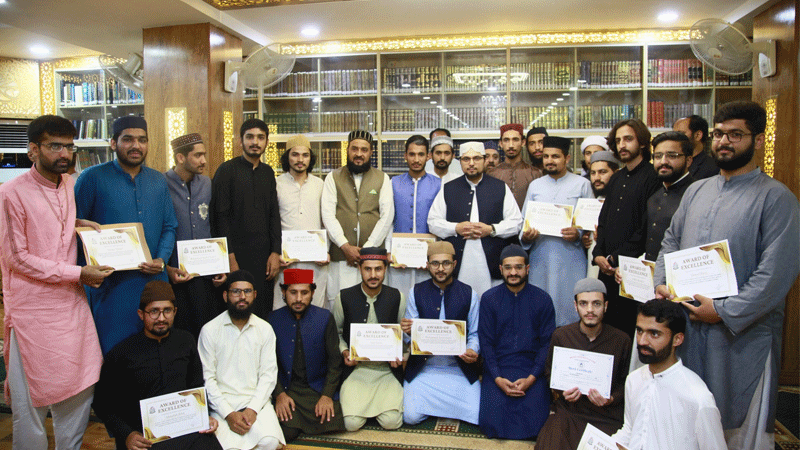 پروفیسر ڈاکٹر حسین محی الدین قادری کی نمازِ جمعہ کے بعد قائدین و کارکنان سے ملاقات