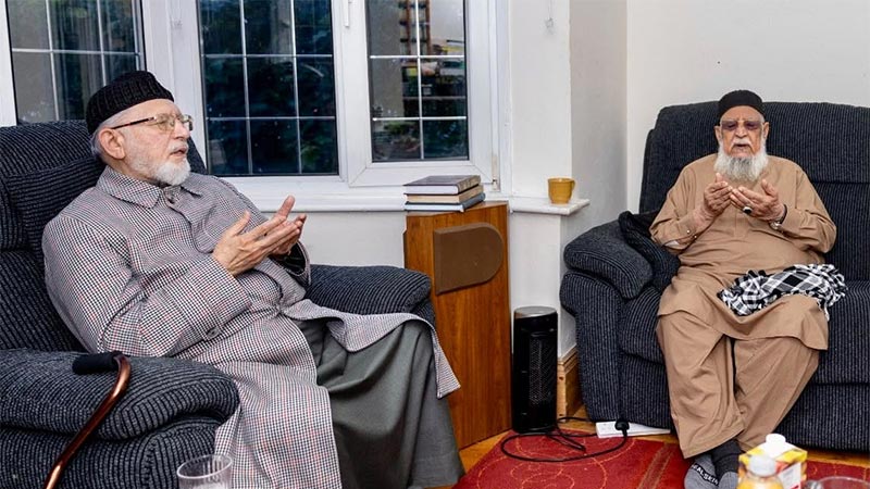 Shaykh-ul-Islam visited Syed Zahid Hussain Shah Sahib Bukhari Rizvi Sahib to offer Fateha for his beloved sister